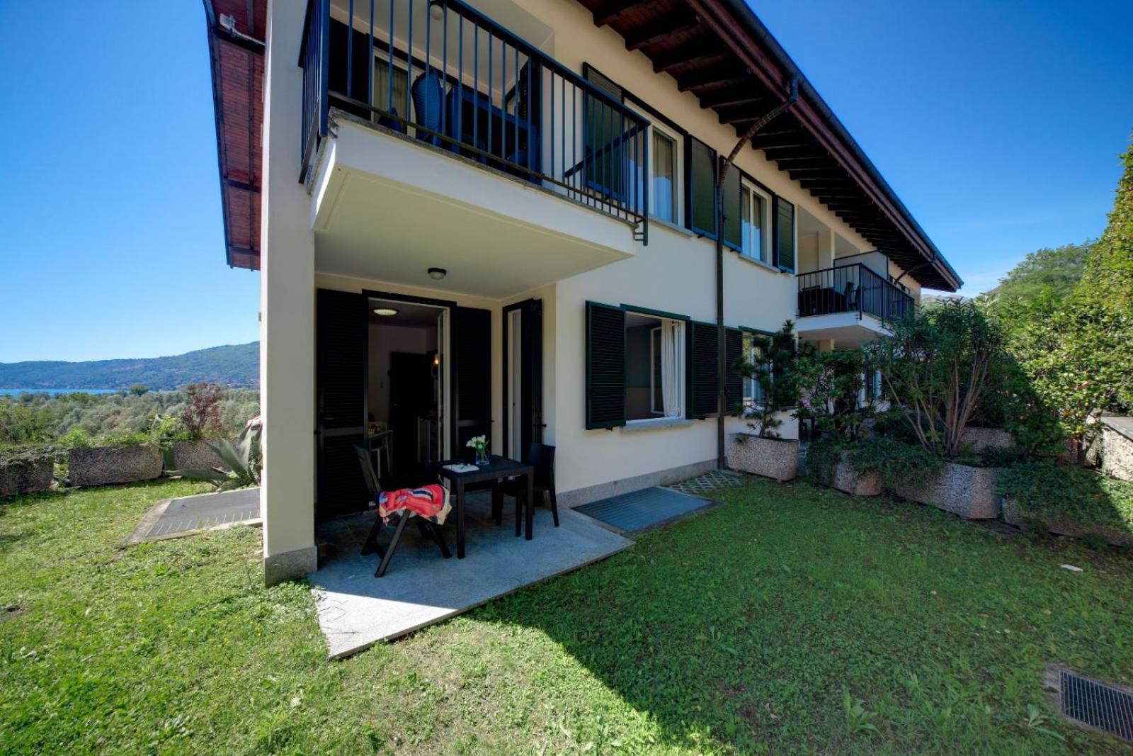 Residence Isolino Вербания Екстериор снимка