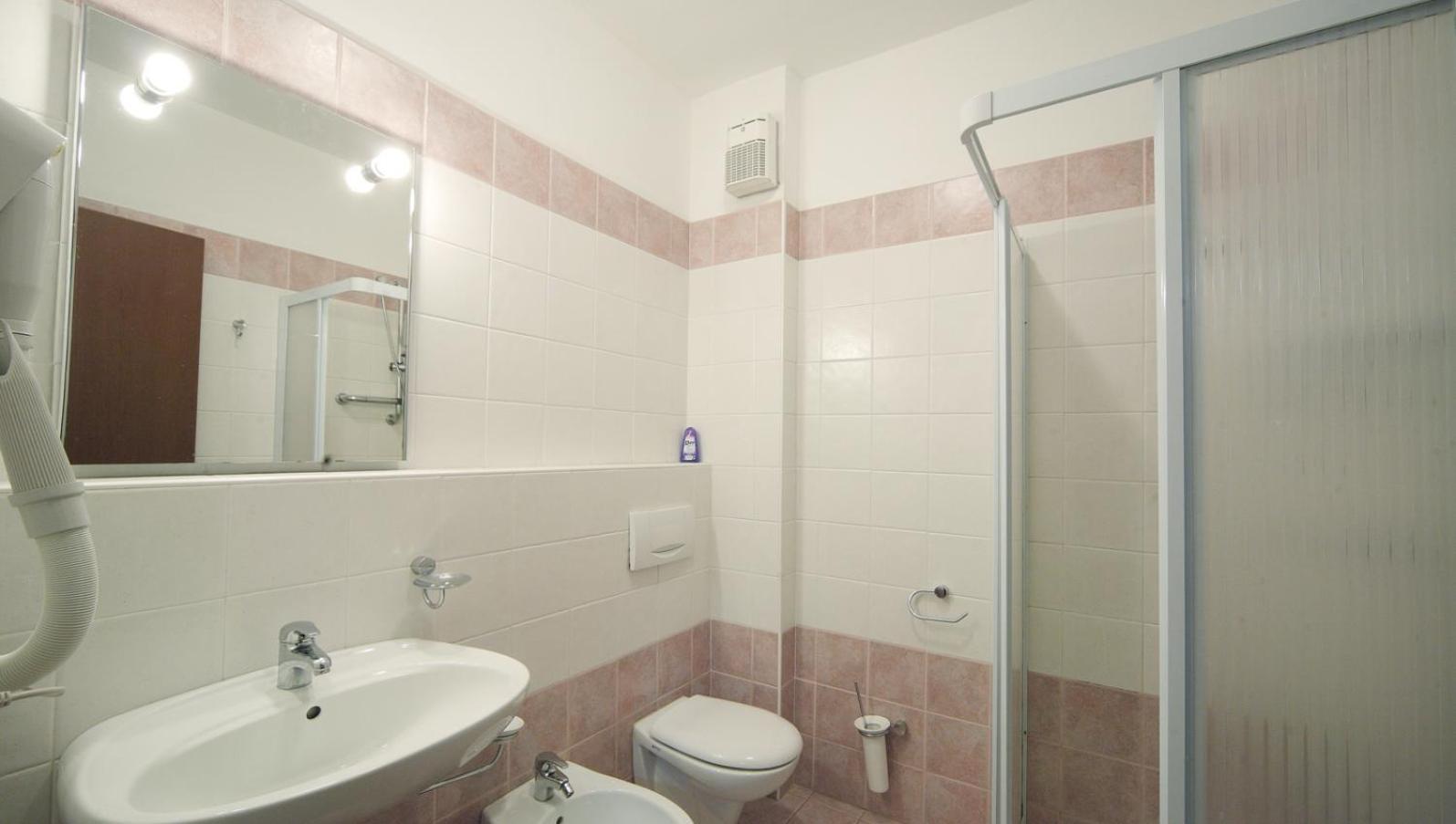 Residence Isolino Вербания Екстериор снимка