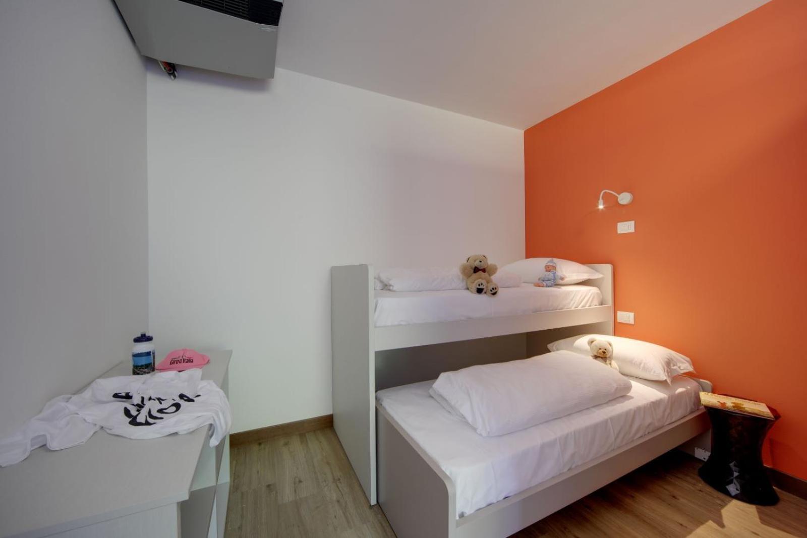 Residence Isolino Вербания Екстериор снимка