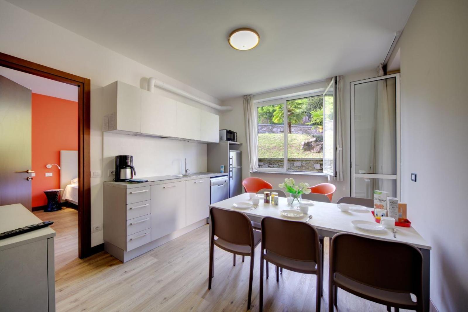 Residence Isolino Вербания Екстериор снимка