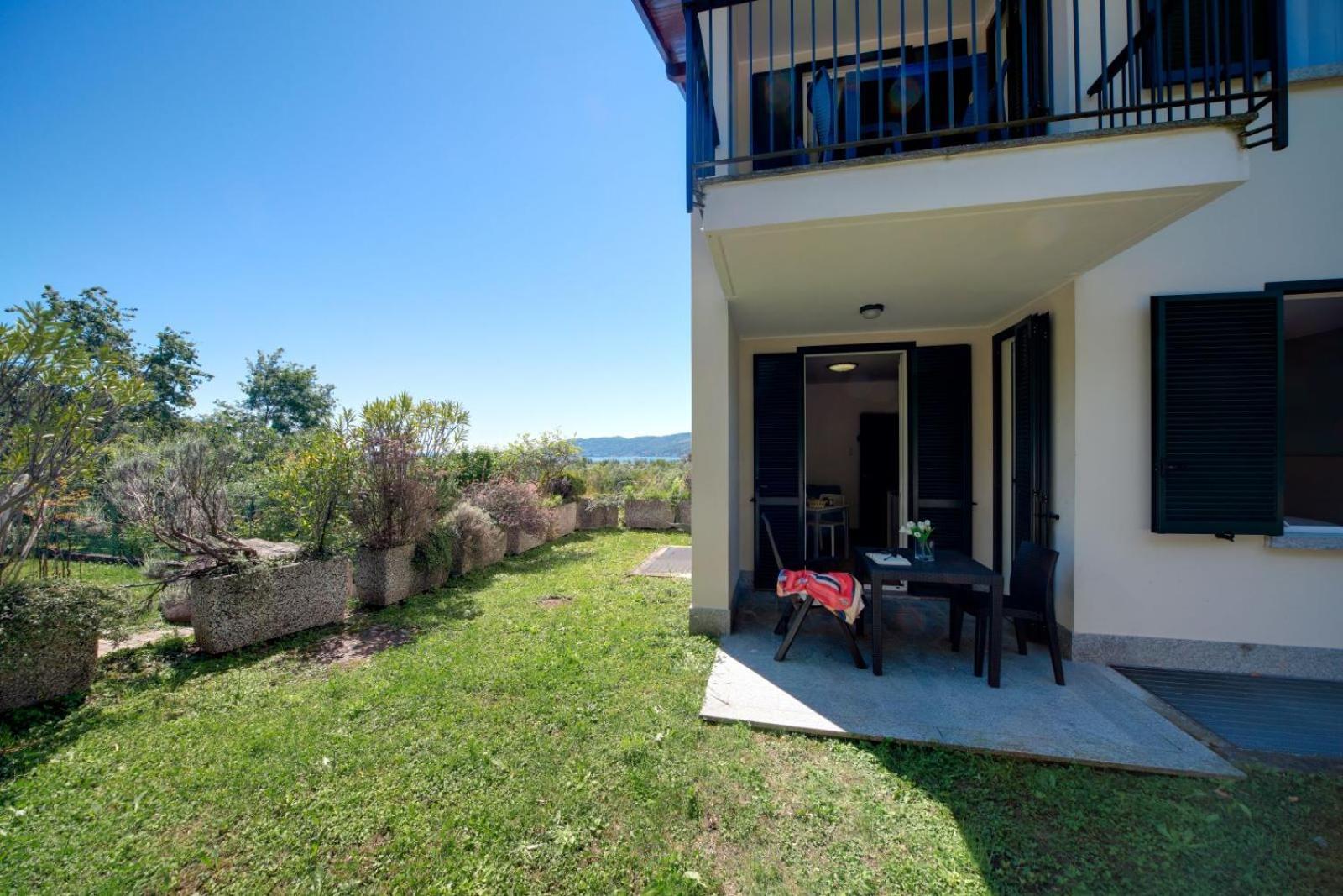 Residence Isolino Вербания Екстериор снимка